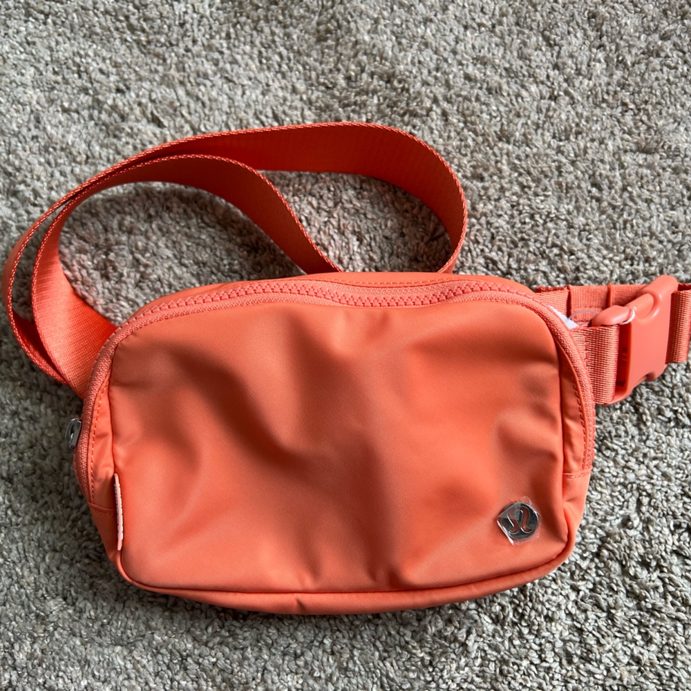 Lululemon Everywhere Belt Bag 1L